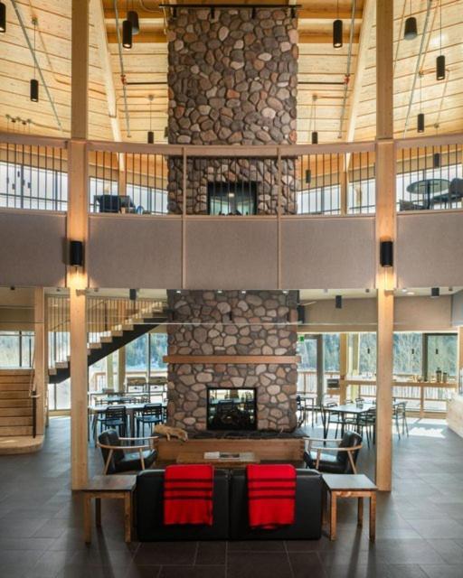 Metis Crossing Hotel Smoky Lake Buitenkant foto