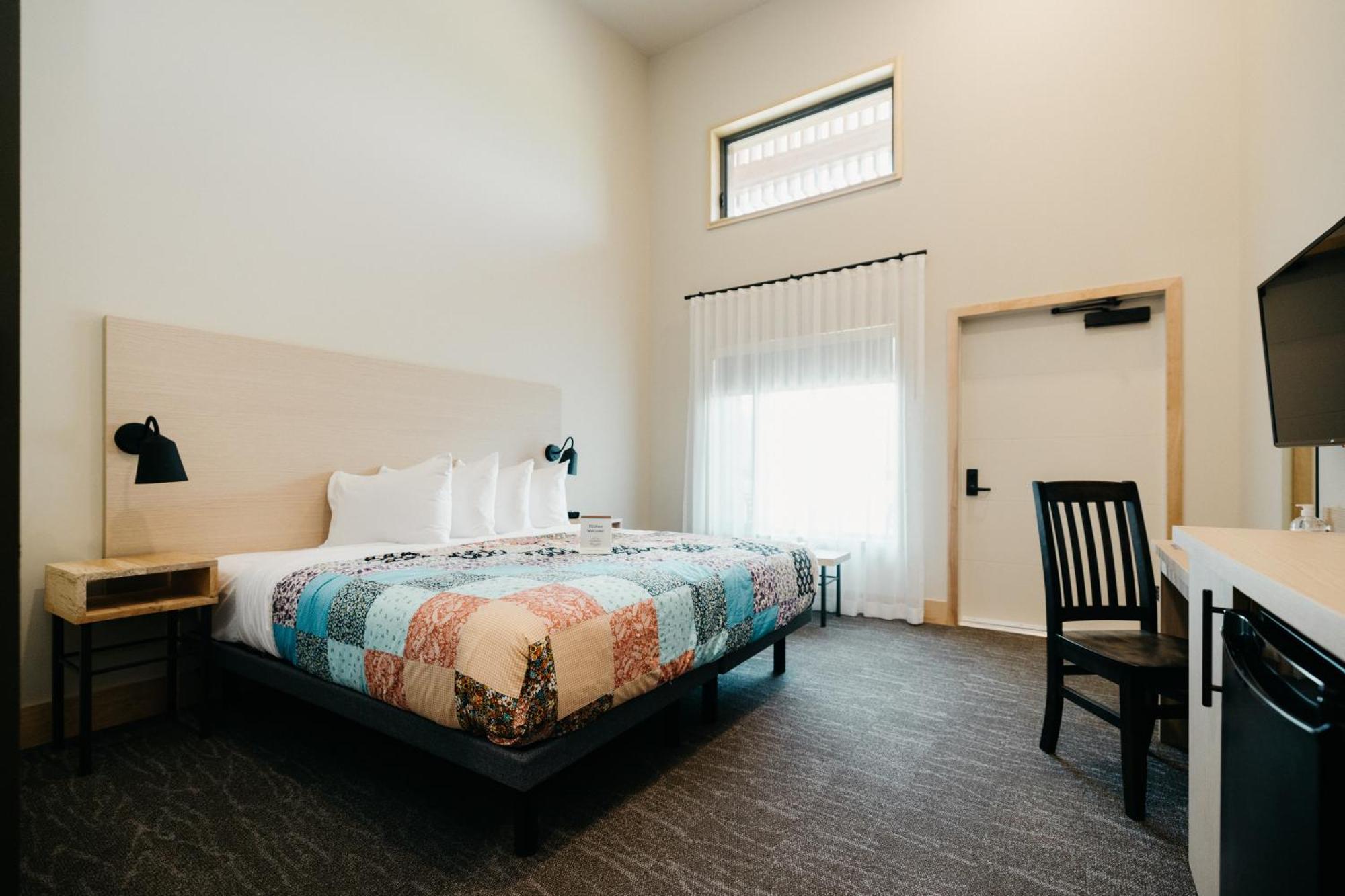 Metis Crossing Hotel Smoky Lake Buitenkant foto